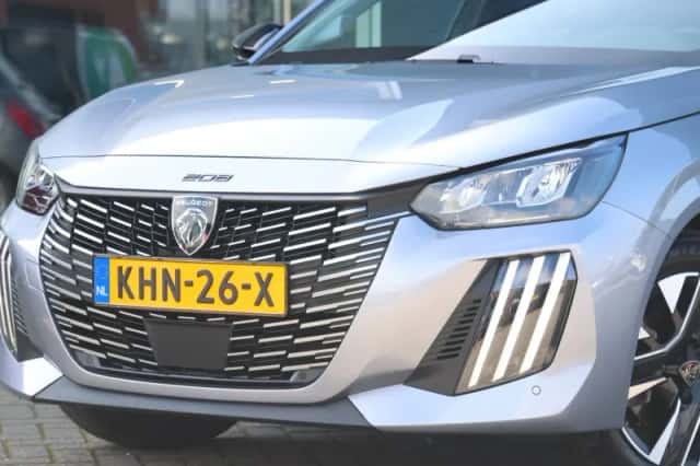 Peugeot 208 (2025) thumbnail 5