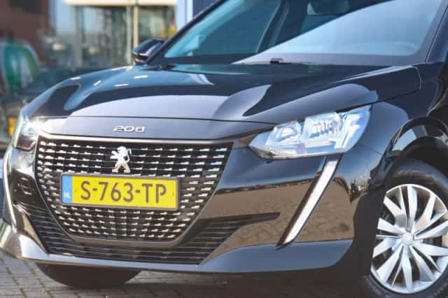 Peugeot 208 (2023) thumbnail 5