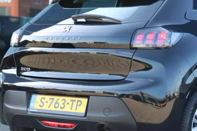 Peugeot 208 (2023) thumbnail 6