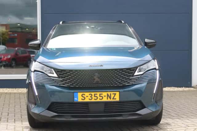 Peugeot 3008 (2023) thumbnail 4