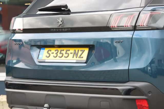 Peugeot 3008 (2023) thumbnail 6