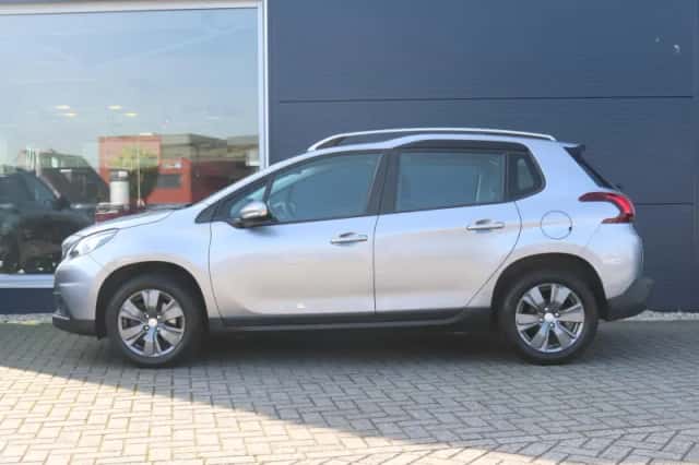Peugeot 2008 (2019) thumbnail 2