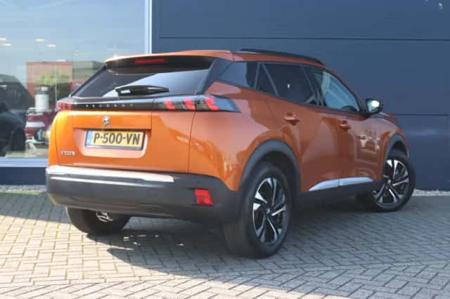 Peugeot e-2008 (2022) thumbnail 3
