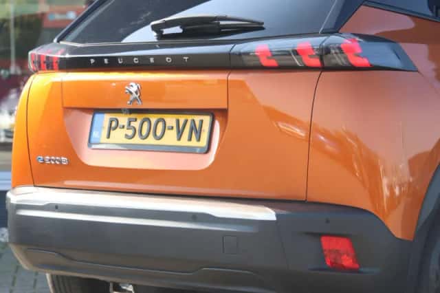 Peugeot e-2008 (2022) thumbnail 6