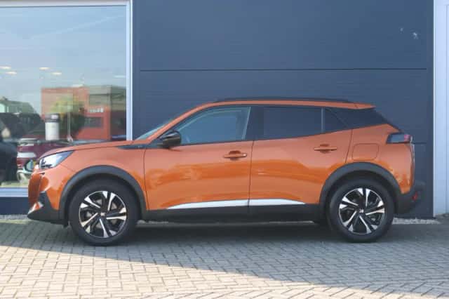 Peugeot e-2008 (2022) thumbnail 2