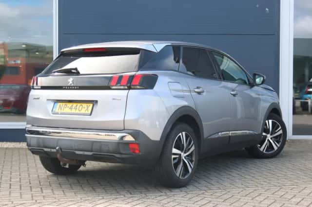 Peugeot 3008 (2017) thumbnail 3