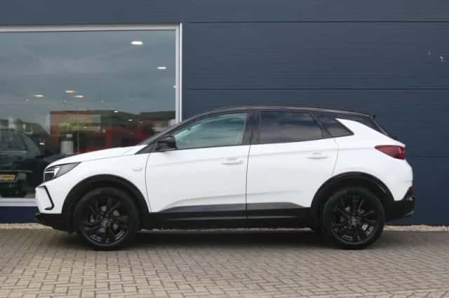 Opel Grandland (2024) thumbnail 2