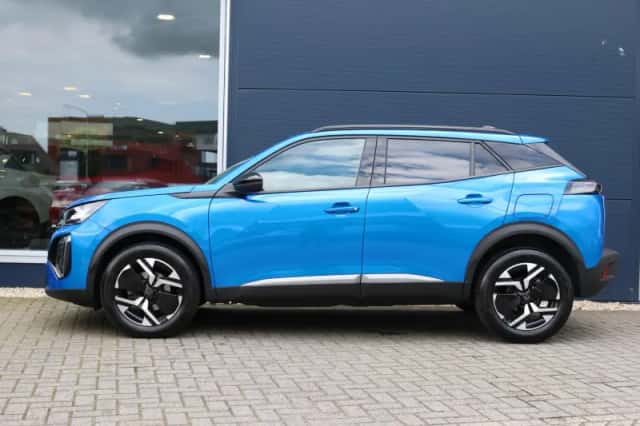 Peugeot 2008 (2024) thumbnail 2