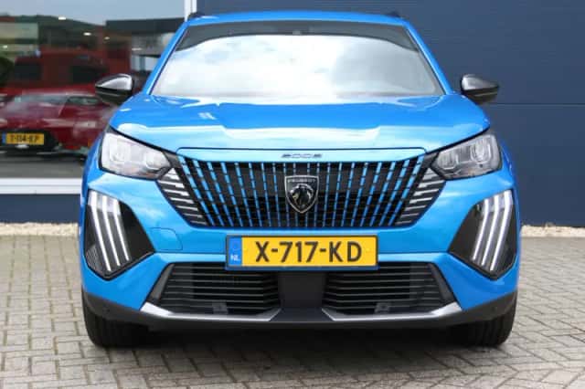 Peugeot 2008 (2024) thumbnail 4