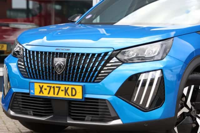 Peugeot 2008 (2024) thumbnail 5
