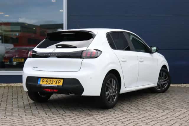 Peugeot 208 (2022) thumbnail 3