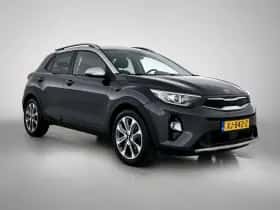 Kia Stonic (2019) thumbnail 2