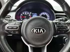 Kia Stonic (2019) thumbnail 13