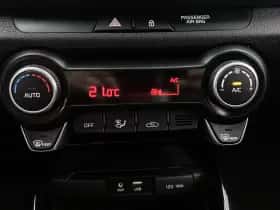 Kia Stonic (2019) thumbnail 23