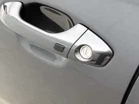 Kia Stonic (2019) thumbnail 39