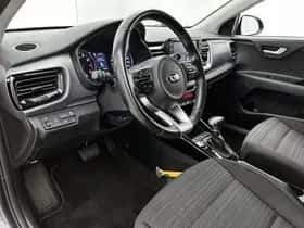 Kia Stonic (2019) thumbnail 10