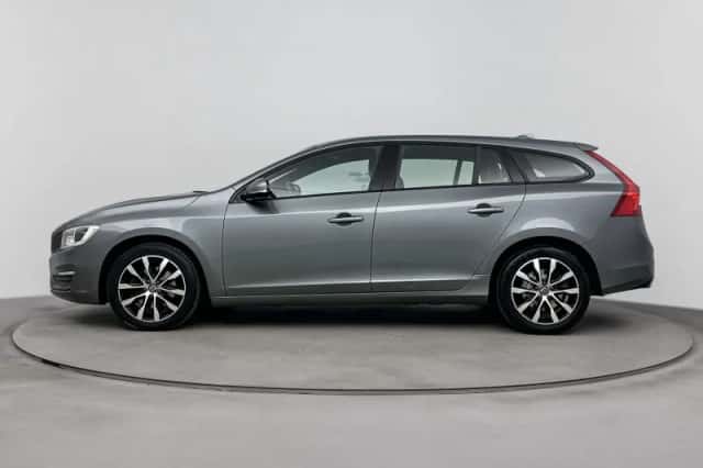 Volvo V60 (2018) thumbnail 2