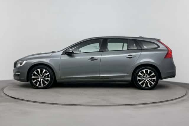 Volvo V60 (2018) thumbnail 2