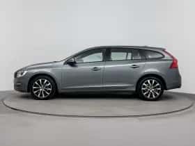 Volvo V60 (2018) thumbnail 2
