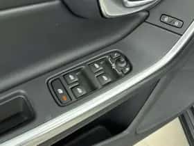 Volvo V60 (2018) thumbnail 18