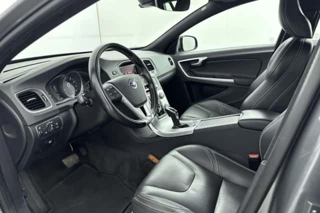 Volvo V60 (2018) thumbnail 5