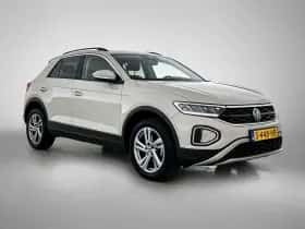 Volkswagen T-Roc (2023) thumbnail 2