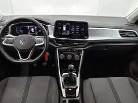 Volkswagen T-Roc (2023) thumbnail 11