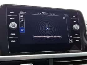 Volkswagen T-Roc (2023) thumbnail 16