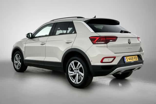 Volkswagen T-Roc (2023) thumbnail 6