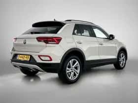 Volkswagen T-Roc (2023) thumbnail 8
