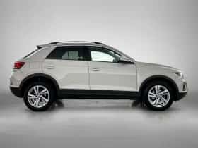 Volkswagen T-Roc (2023) thumbnail 9