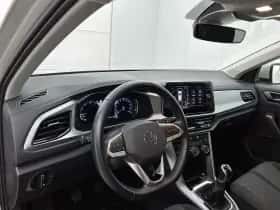 Volkswagen T-Roc (2023) thumbnail 10