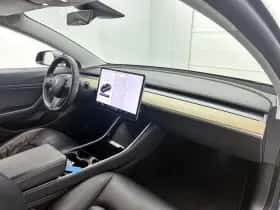 Tesla Model 3 (2020) thumbnail 12