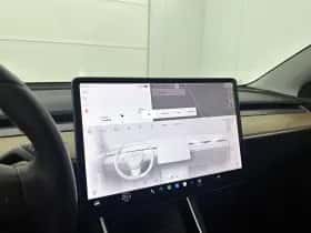 Tesla Model 3 (2020) thumbnail 15