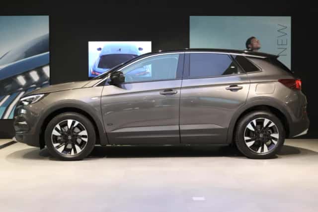 Opel Grandland X (2021) thumbnail 2