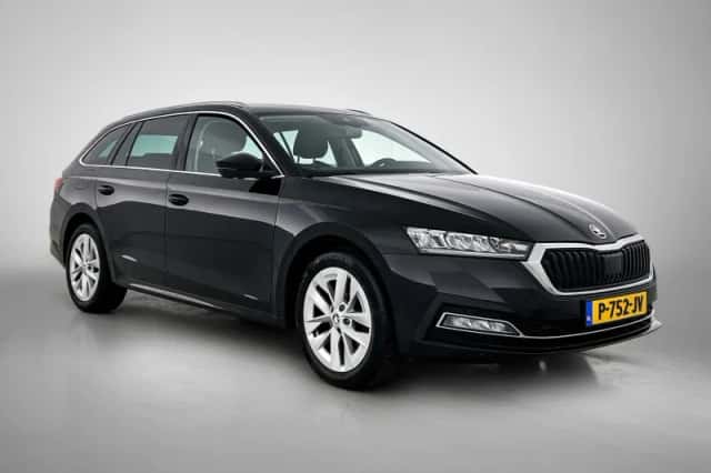 Škoda Octavia (2021) thumbnail 2