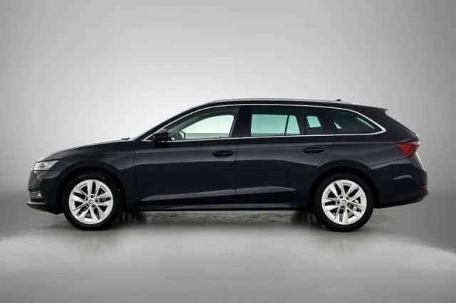 Škoda Octavia (2021) thumbnail 5