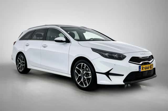 Kia Ceed (2022) thumbnail 2