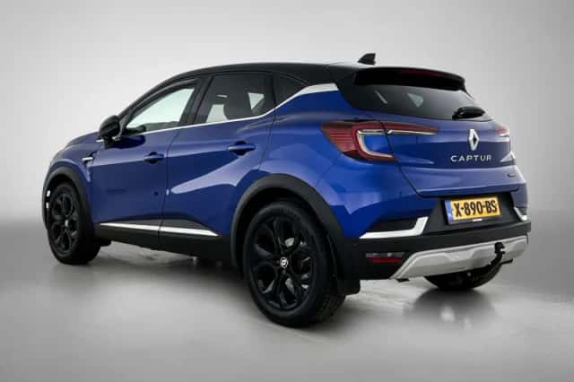 Renault Captur (2023) thumbnail 3