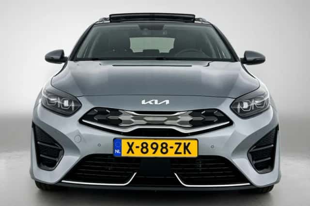 Kia Ceed Sportswagon (2024) thumbnail 4