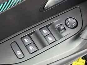 Peugeot 2008 (2021) thumbnail 18