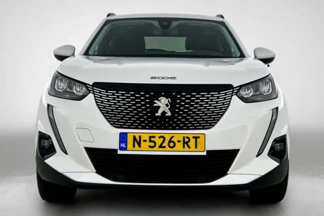 Peugeot 2008 (2021) thumbnail 3