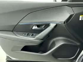 Peugeot 2008 (2024) thumbnail 16