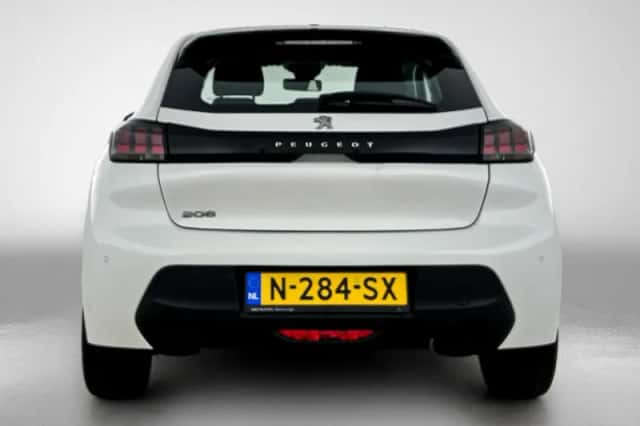 Peugeot 208 (2022) thumbnail 5