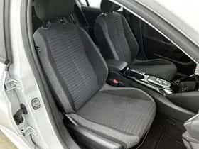 Peugeot e-208 (2023) thumbnail 15