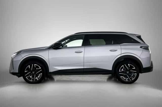 Peugeot 5008 (2025) thumbnail 2