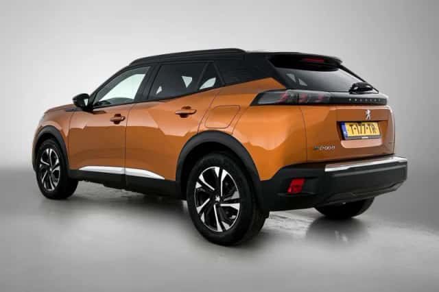 Peugeot e-2008 (2023) thumbnail 3