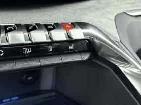 Peugeot 3008 (2021) thumbnail 42