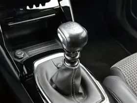 Peugeot 2008 (2020) thumbnail 32