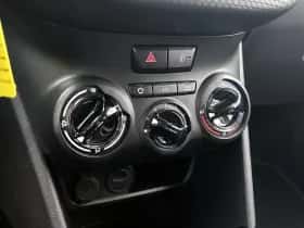 Peugeot 2008 (2019) thumbnail 30